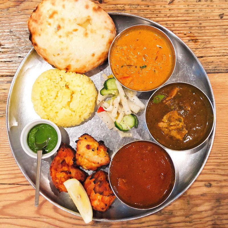 3色カレー（チーズクルチャに変更） +タンドリーチキン(グルガオン)