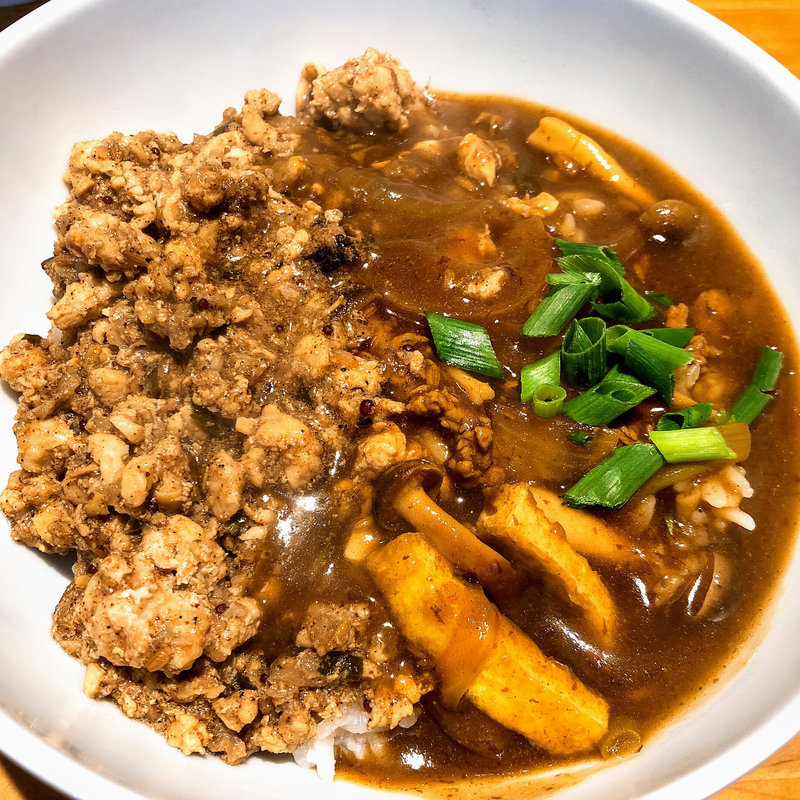 あいがけ(激辛チキンキーマとビーフカレー)(和レー屋 丁子 )