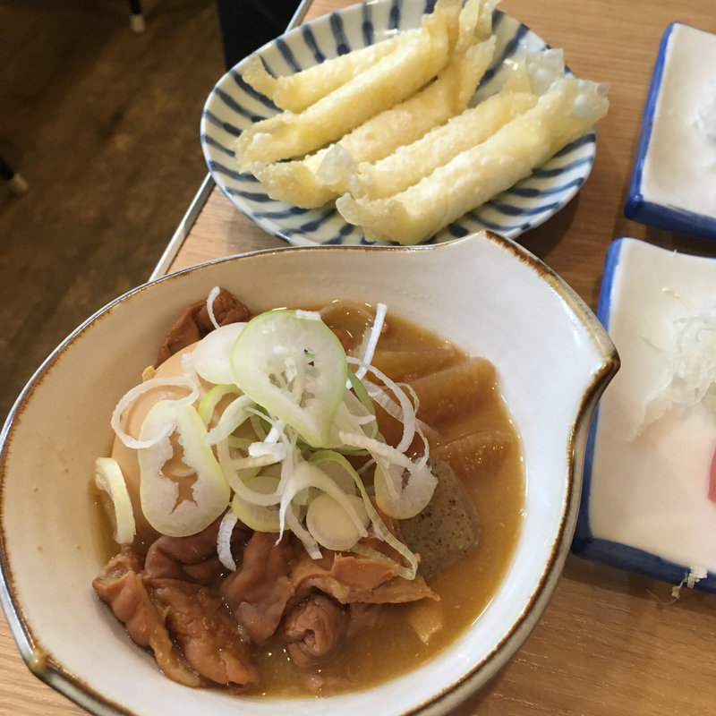チーズカリカリともつ煮(大衆酒場 晩杯屋 秋葉原店)