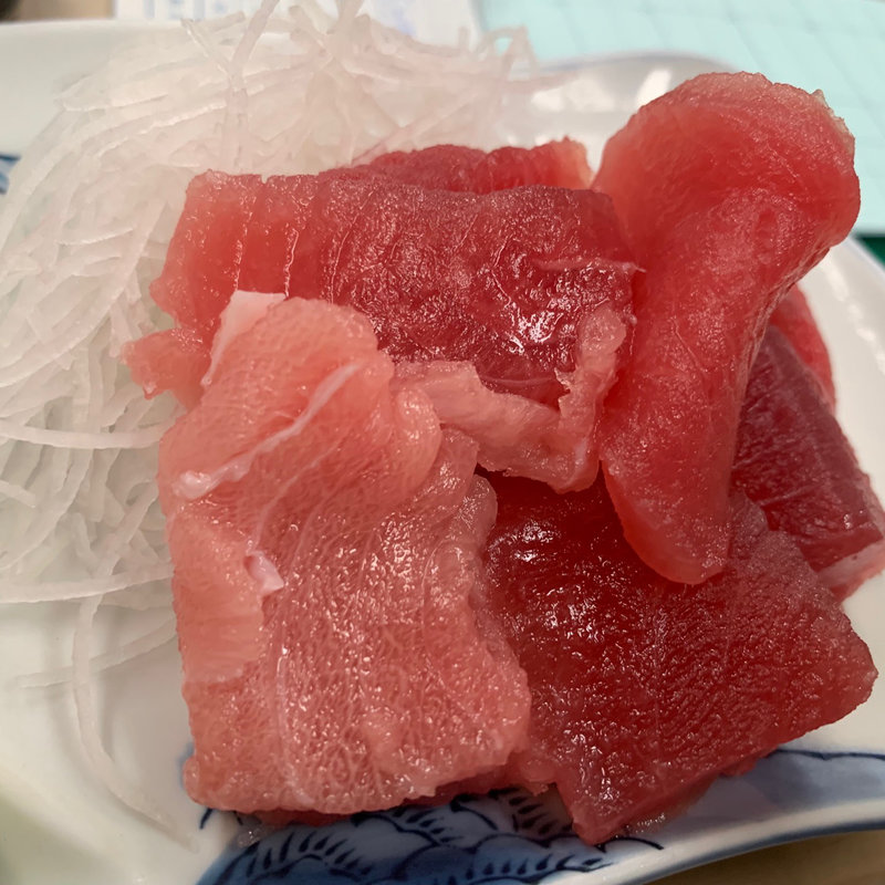 マグロぶつ(三四郎 )