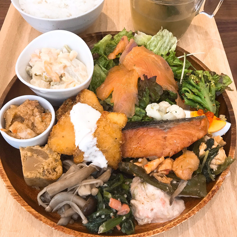 シャケバルのワンプレートランチ(鮭バル SalmonBear)