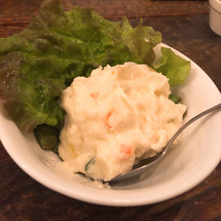 ポテトサラダ(鶏の素揚げ hoshino)
