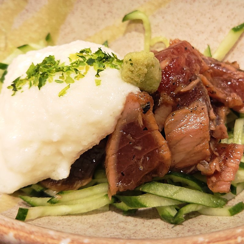 鰹たたきの山かけ(三代目 鳥メロ 大鳥居駅前店)