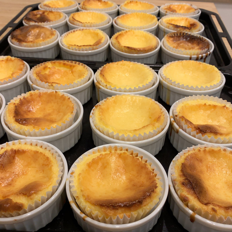 バスク風チーズケーキ（ミニ）(鉄板カフェひとと)