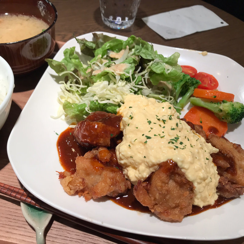 “デミグラスタルタル”のチキン南蛮(チキン南蛮のお店)