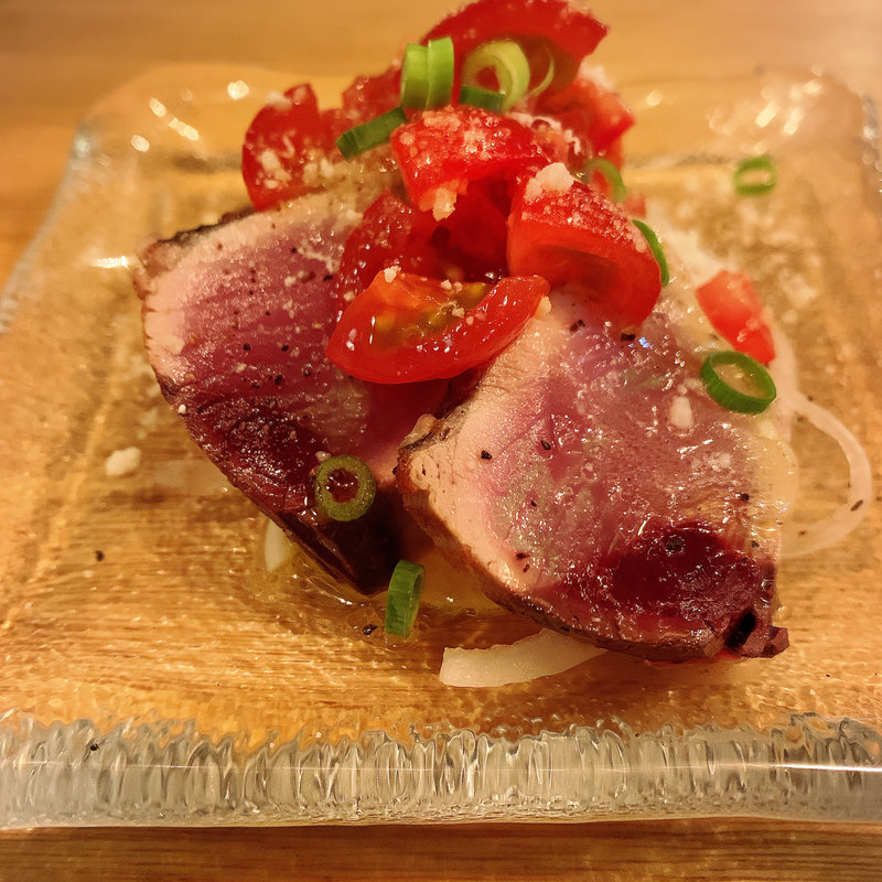 ワインに合うカツオのタタキ(金井商店)