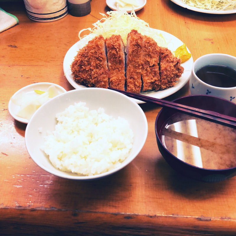 ロースカツ定食(とんかつ 山家)