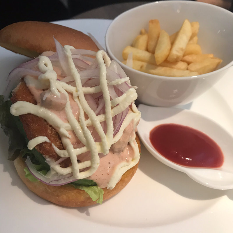 【選べるパスタorバーガー】 選べるパスタ or バーガー《10種のサラダバー・パイ包みスープ(BAR & GRILL)