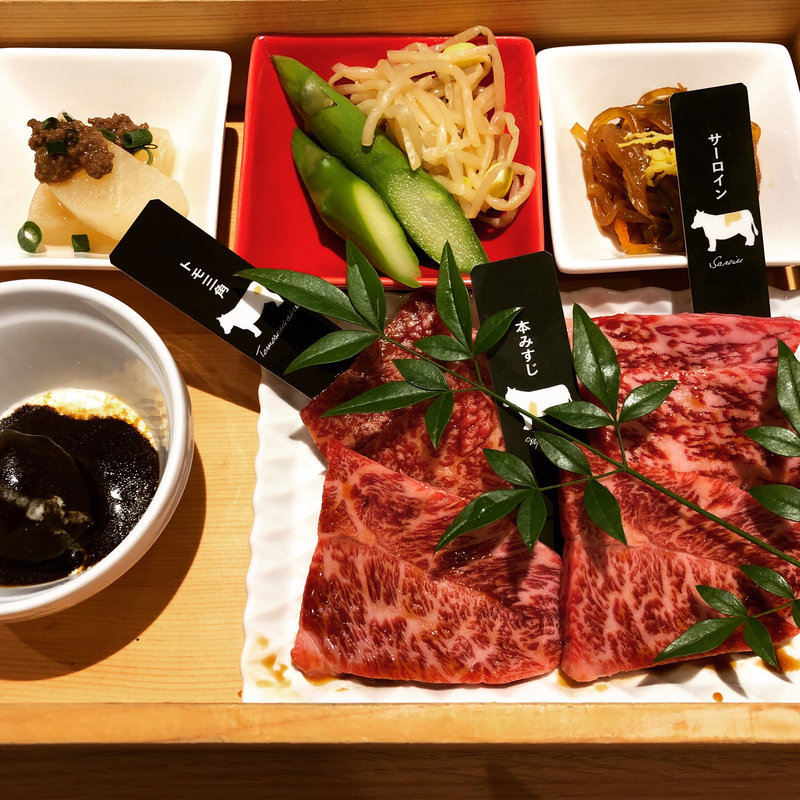 熟成和牛最高級盛り合わせ&松花堂弁当(熟成和牛焼肉エイジング・ビーフワテラス 神田秋葉原店)