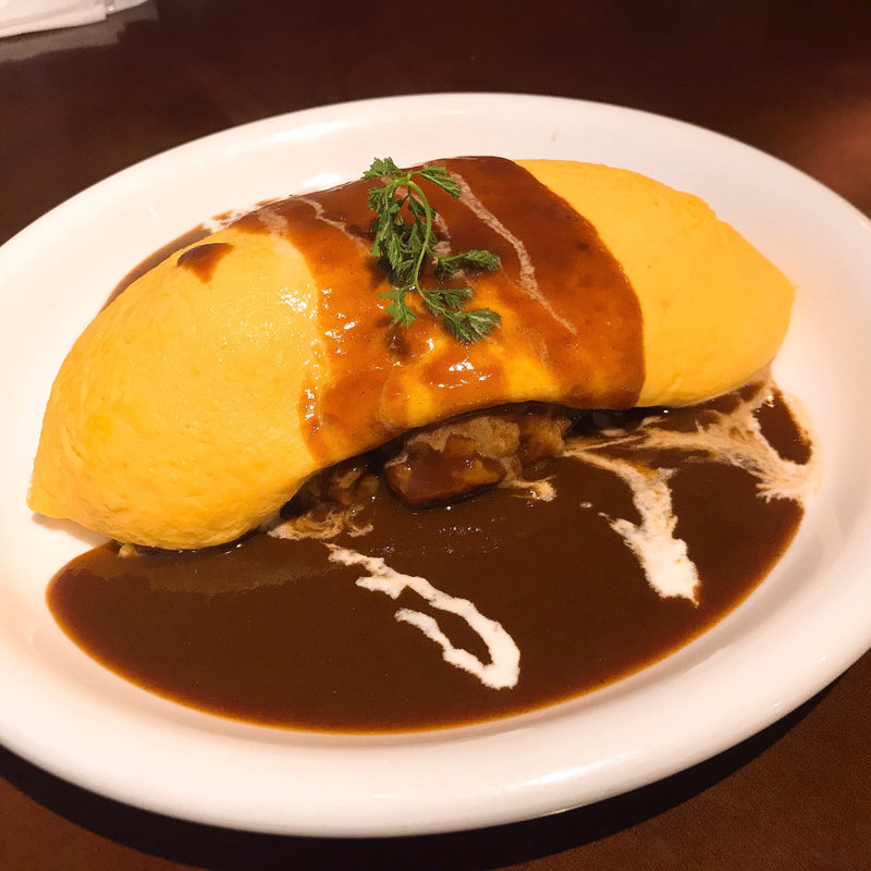 定番デミグラスソースオムライス(カフェ アクイーユ 恵比寿)