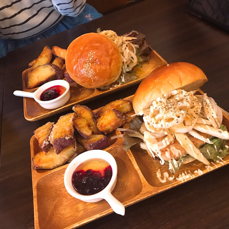 てりやきバーガー(COCKTAIL HAMBURGERS)