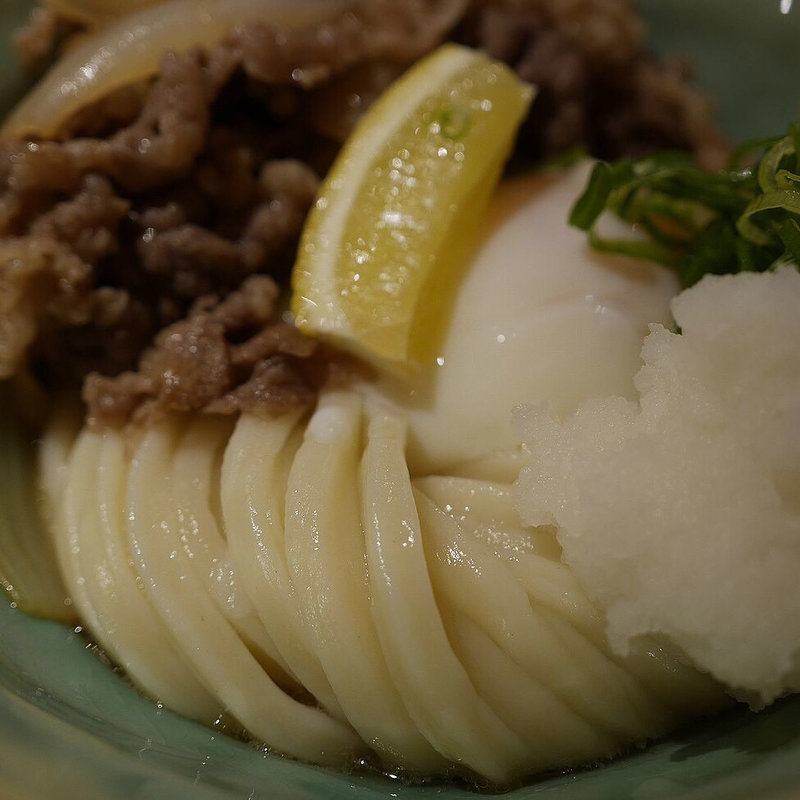 ざっくり新たまねぎの肉温玉ぶっかけうどん(釜揚げうどん 鈴庵 )