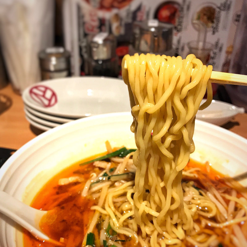 酸辣湯麺(酒肴麺飯 アテニヨル 天神店)