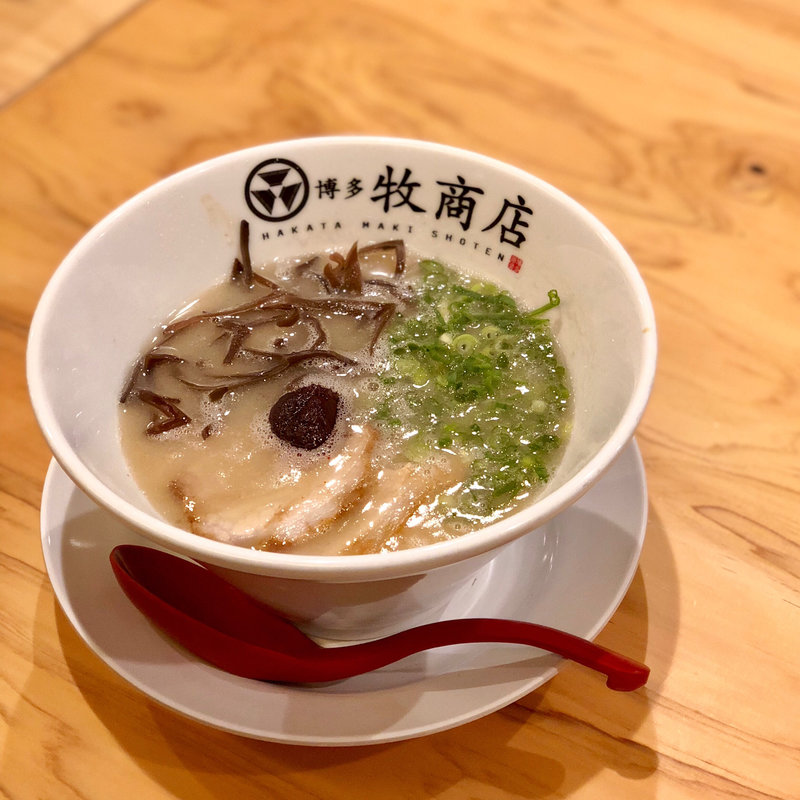 赤ラーメン(博多 牧商店)