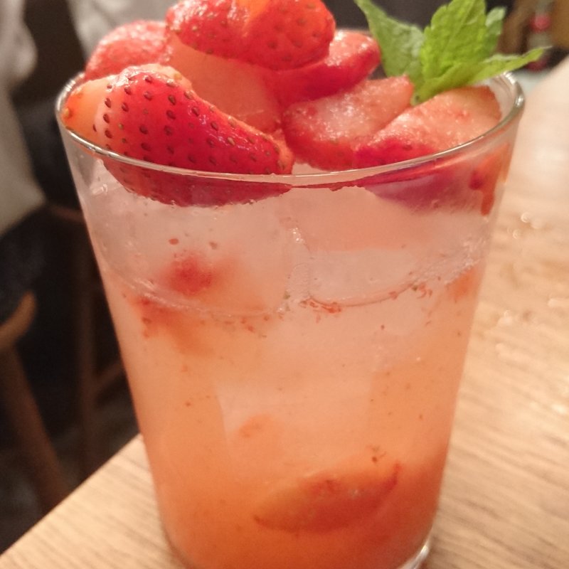 氷潤イチゴサワー(トーキョーサワースタンド)