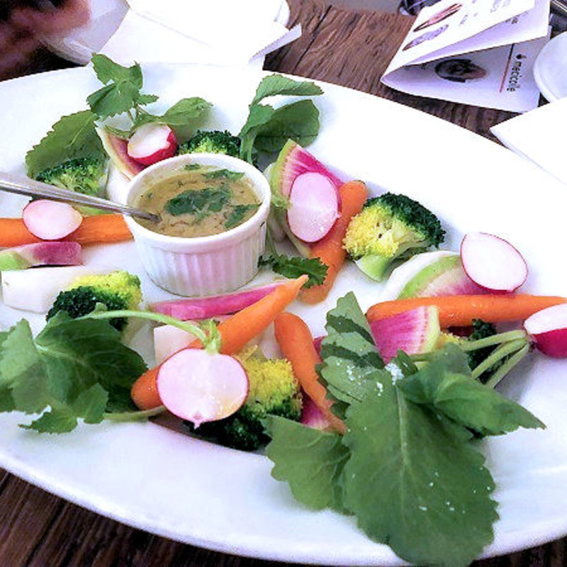 彩り野菜のバーニャカウダ(VACANZA)