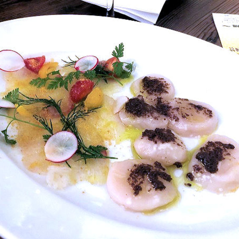 鮮魚のカルパッチョ2種盛り合わせ(VACANZA)