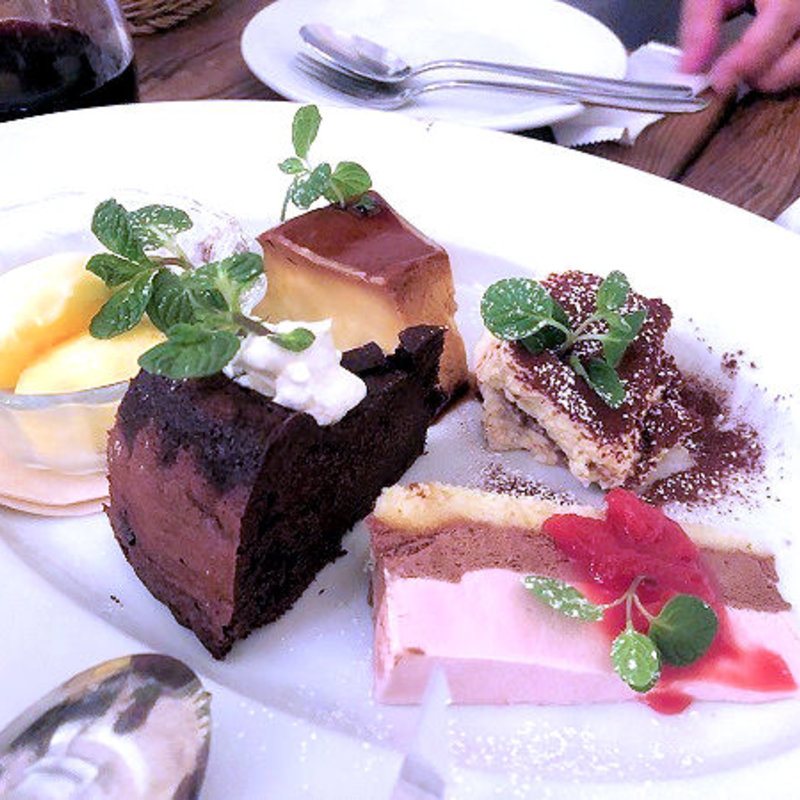 自家製ドルチェ盛り合わせ(VACANZA)