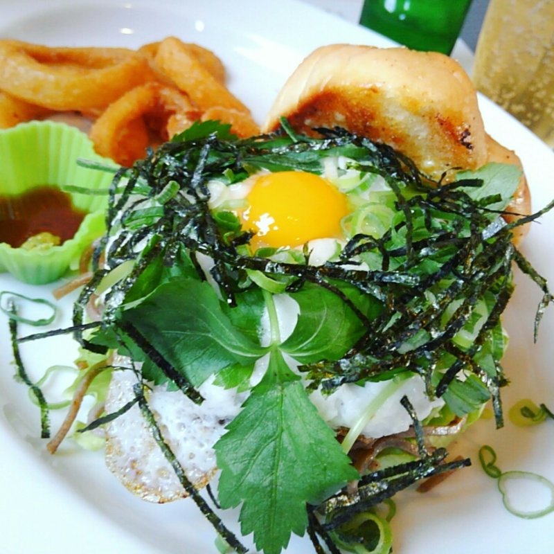 蕎麦バーガー(アオラニカフェ)