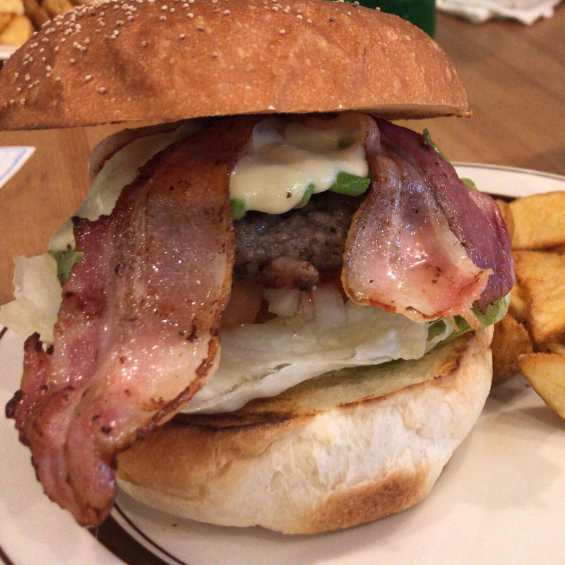 ベーコンチーズバーガー(MAD BURGER)
