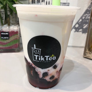 イチゴミルクラテタピオカ(Tik Tea)