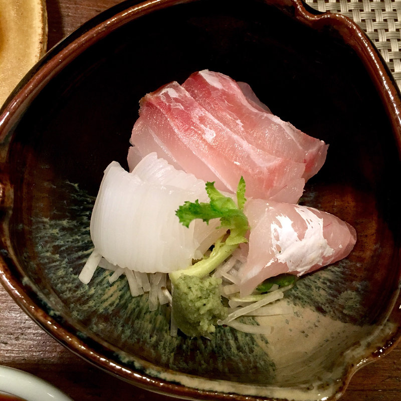 鯛とアオリイカの刺身(馬場頭ふろ)