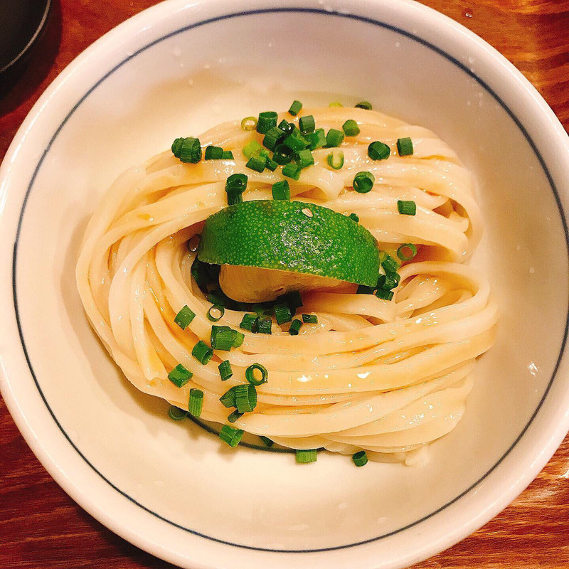 稲穂しょうゆうどん(かくれ酒場 うどん大學)
