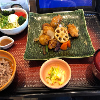 鶏と野菜の黒酢あん定食(大戸屋 ゆめタウン高松店 )