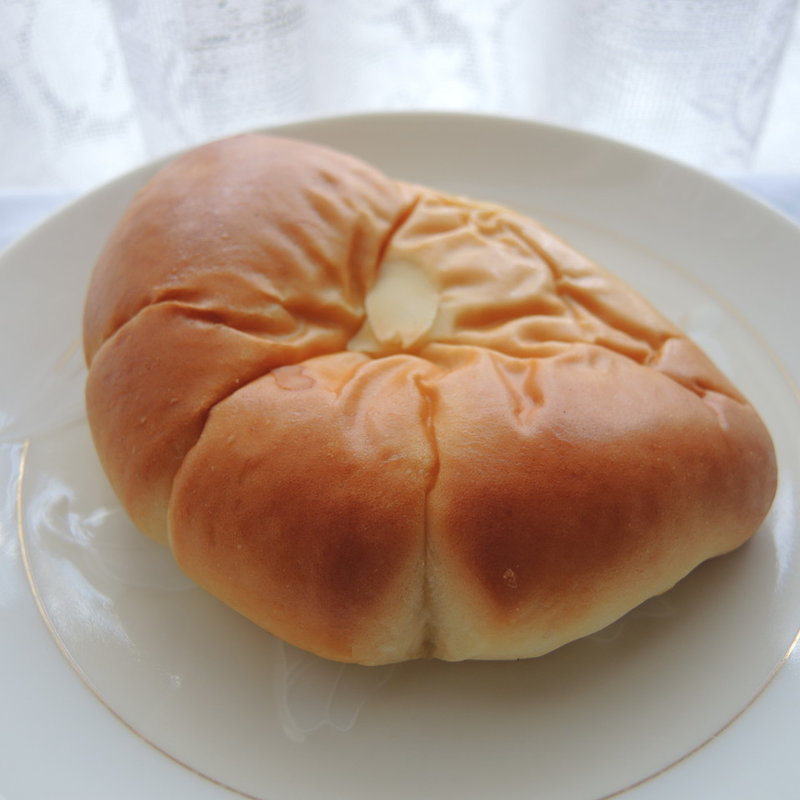 究極のクリームパン(メサベルテ 長岡京店 )