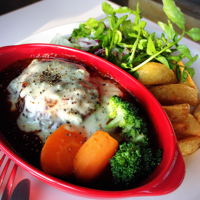 ハンバーグステーキ(ディエゴ・バイ・ザ・リバー （DIEGO BY THE RIVER）)