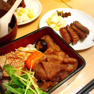 牛すき重と牛たん焼きセット(牛たん炭焼き利久 ルミネエスト店)