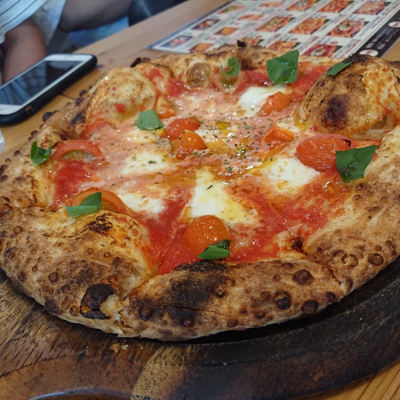 水牛のマルゲリータ(ピザドゥ )