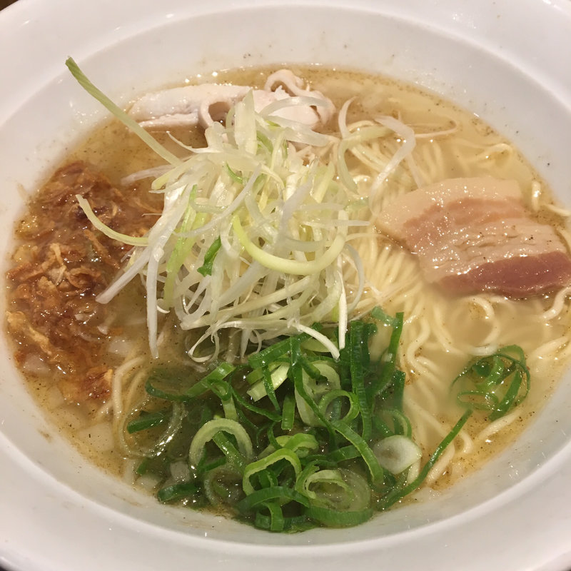 あっさり鶏塩ラーメン(麺屋 青空 千日前通り店)