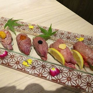 肉寿司盛り合わせ5種(酒友はなび 梅田店)