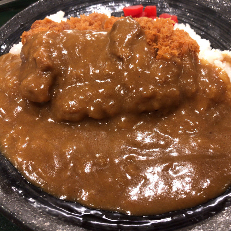三元豚のカツカレー(月とうさぎ )