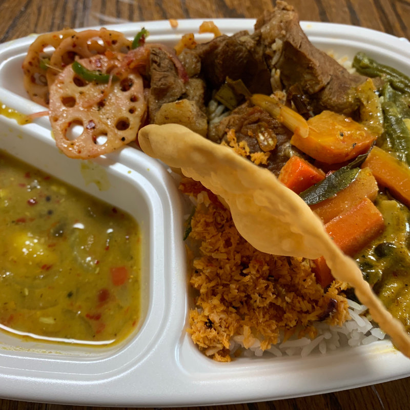 ポークカレー テイクアウト(KING LION スリランカレストラン＆バー)