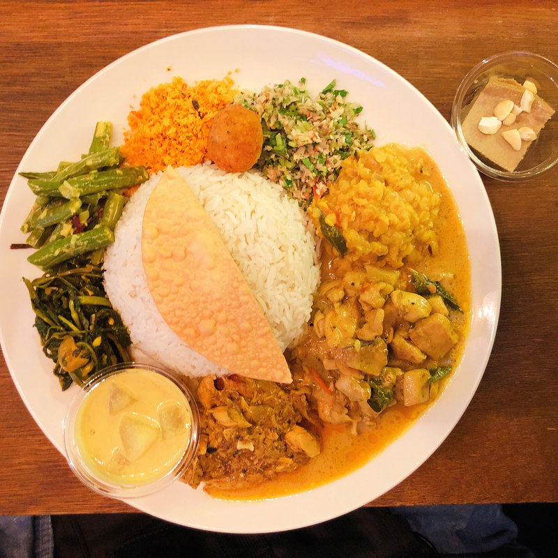 スリランカプレートセット（スリダーナさん間借り時のメニュー）(ルル・タパス・バー)