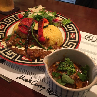 2種のカレー盛り合わせランチプレート(モー・カレー)