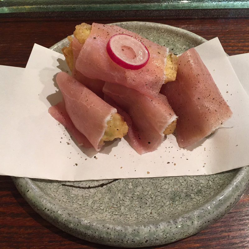 水ナスの天ぷら生ハム巻き(隠れ家)