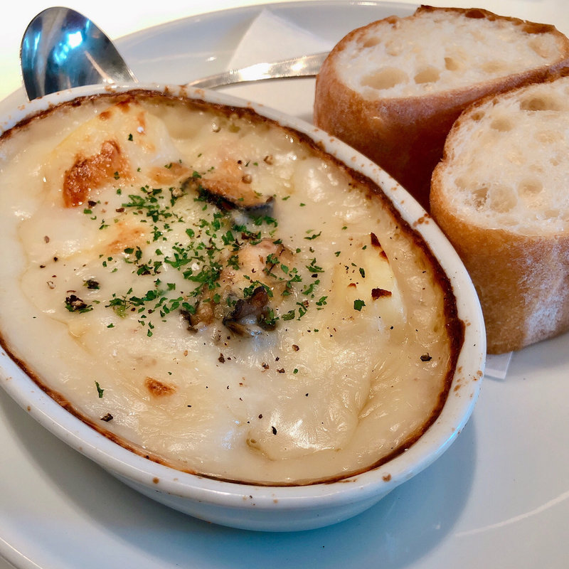 牡蠣のポテトグラタン(8TH SEA OYSTER Barミント神戸店)