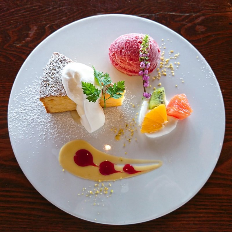 アールガウアー・リューブリトルテ～六甲山みつばち やまみつの香り～(グラニットカフェ)