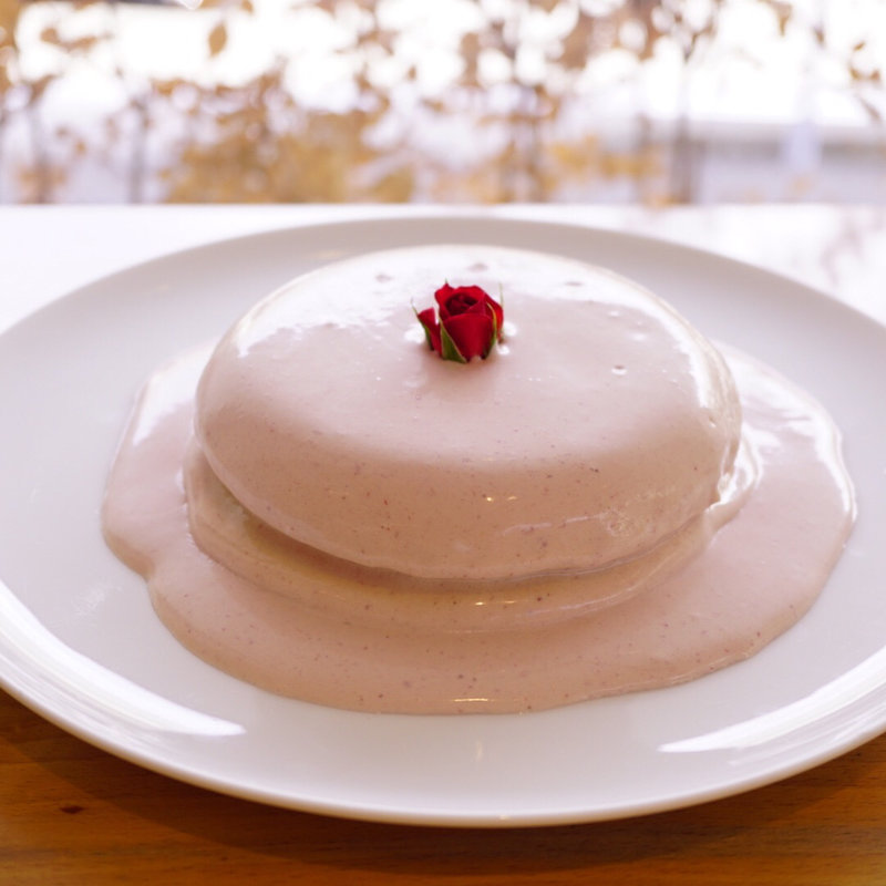 ローズストロベリーパンケーキ(Pancake Ristorante (パンケーキリストランテ))