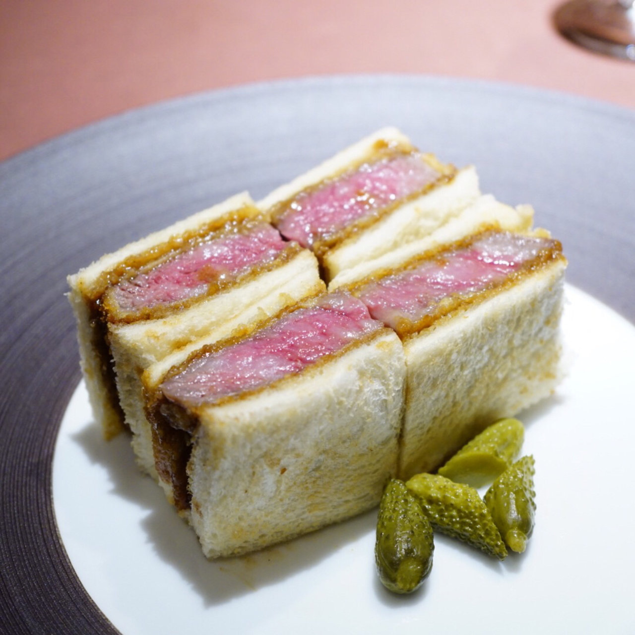 足利マール牛のカツサンド モノリス Monolith の口コミ一覧 おいしい一皿が集まるグルメコミュニティサービス Sarah