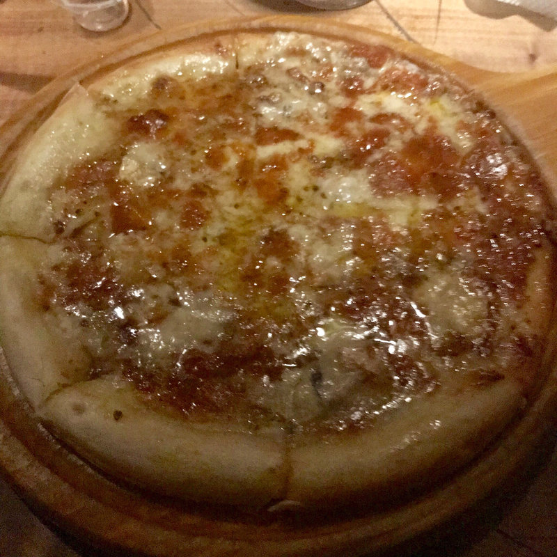 ブルーチーズandアンチョビのピザ(and people ginza)