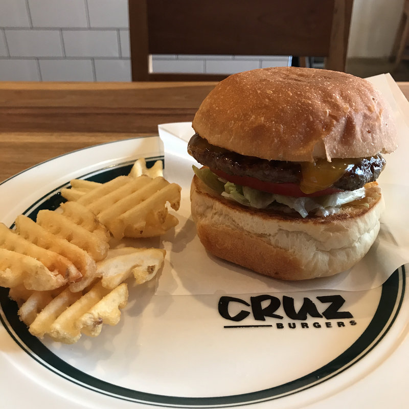 チェダーチーズバーガー(CRUZ BURGERS & CRAFT BEERS （クルズバーガーズ アンド クラフトビア）)
