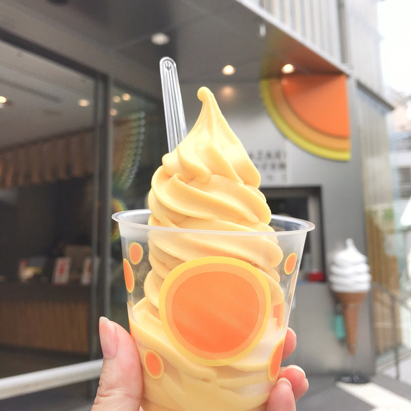 太陽のソフトクリーム プレミアム完熟マンゴー(新宿みやざき館 KONNE｜Miyazaki Prefectural Product Center)