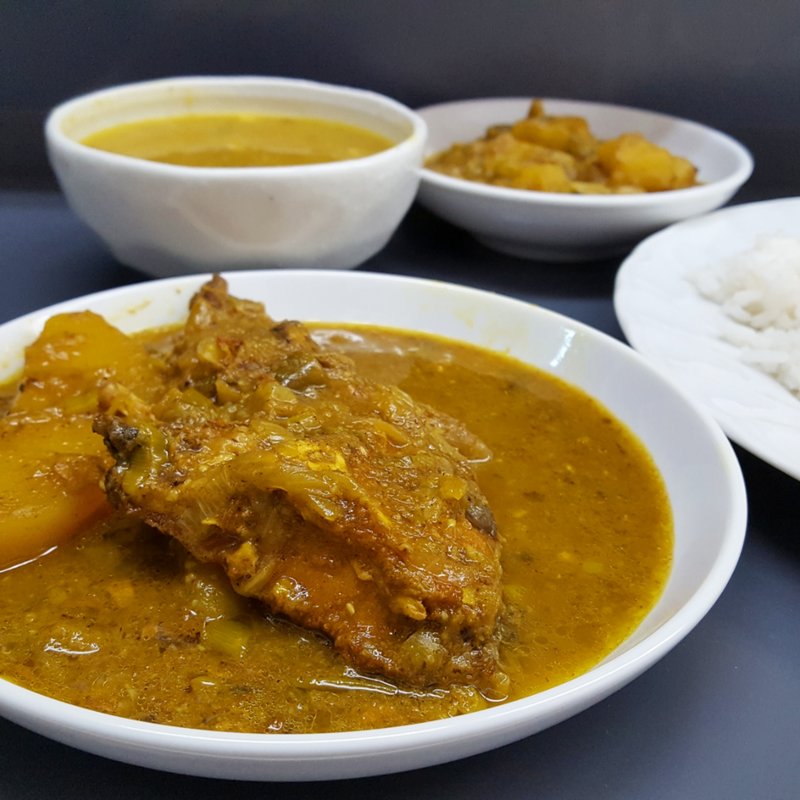 日替わり フィッシュカレー フルセット(美味キッチン 本場カレー バングラデシュ)