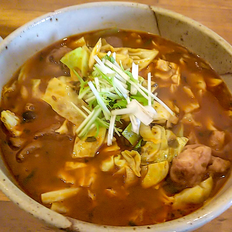 ホエー豚ミックスモツとキャベツのスープカリー(スープカレー カイエンオルタナ)