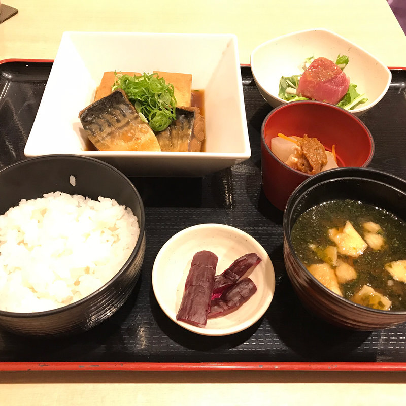 煮魚定食(日本酒・和食処 神田 木花)