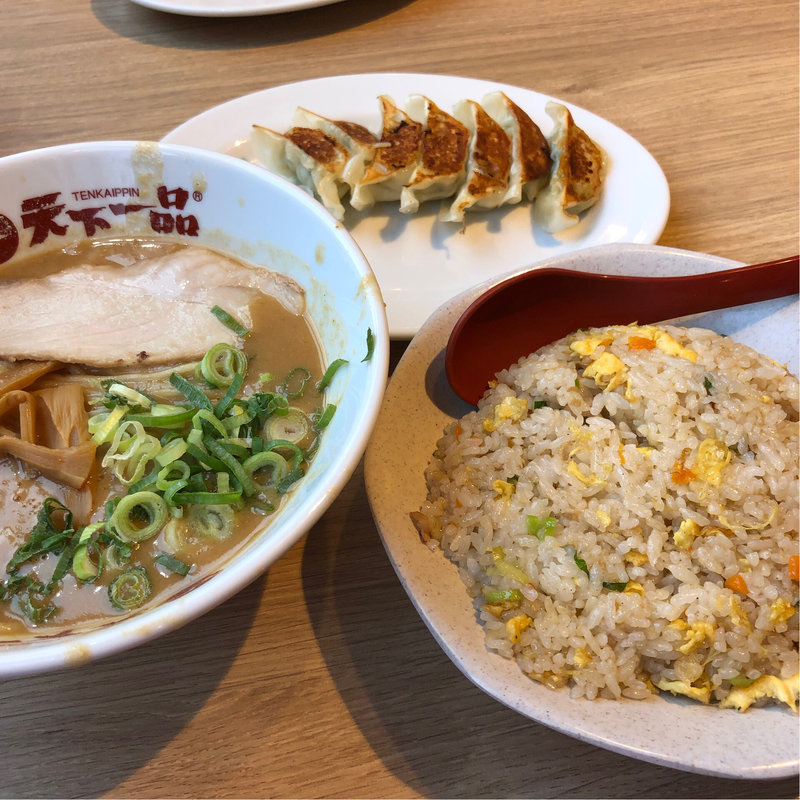 こってりラーメンと炒飯セットと餃子(天下一品 高松西インター店)
